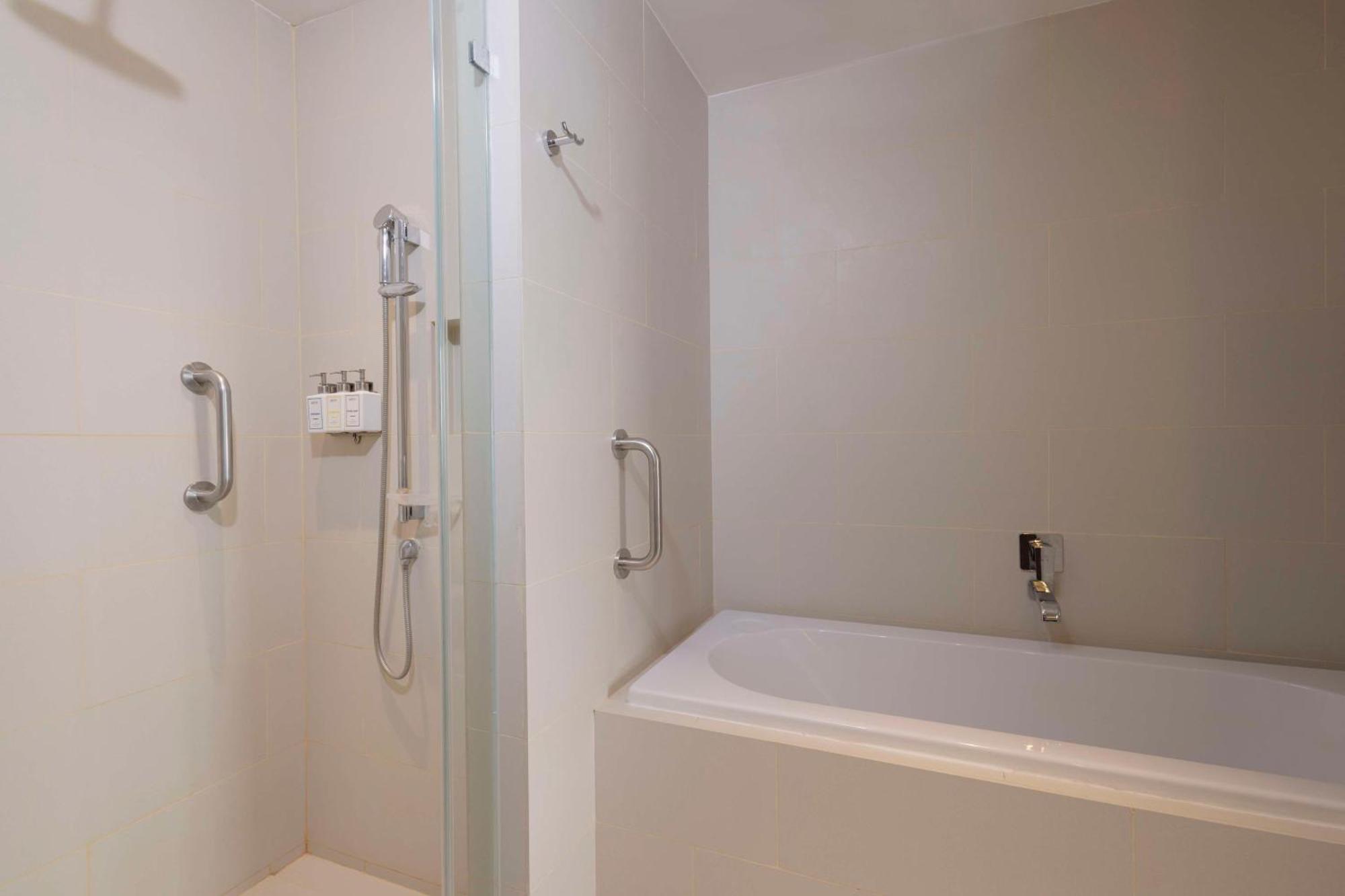 Park Inn By Radisson Iloilo Εξωτερικό φωτογραφία