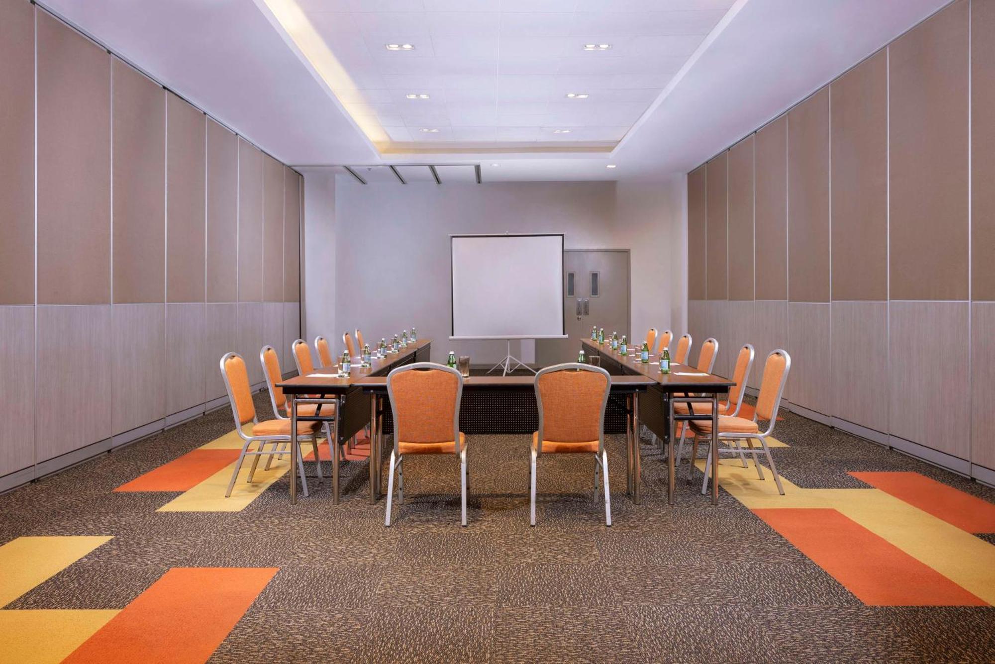 Park Inn By Radisson Iloilo Εξωτερικό φωτογραφία